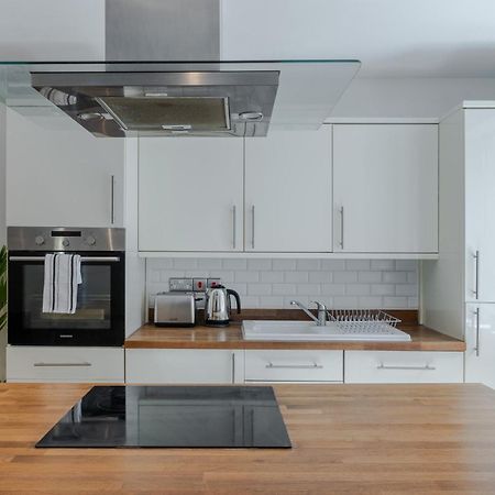Stylish Two Bedroom Apartment By Central London With Garden Eksteriør billede