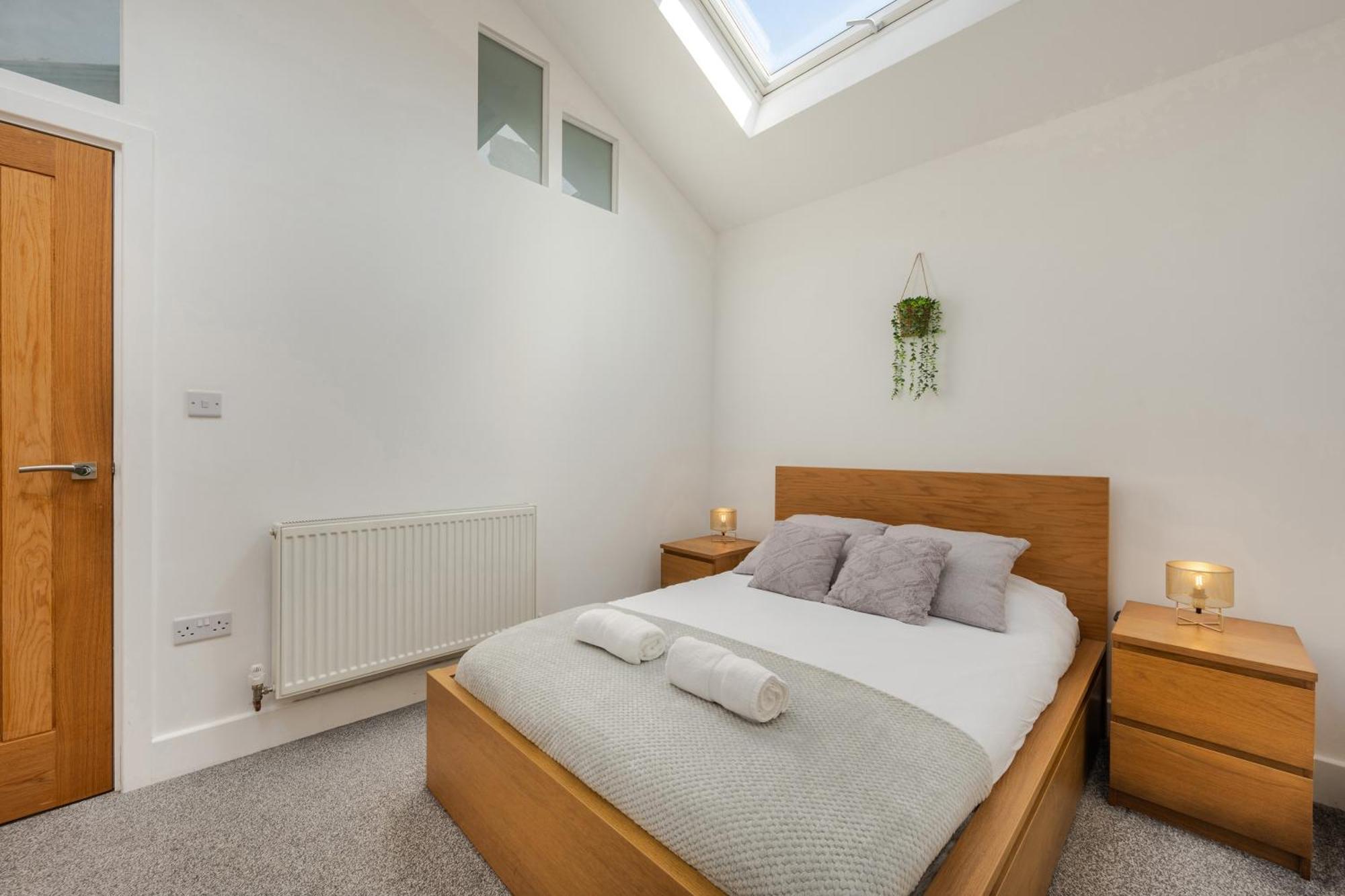 Stylish Two Bedroom Apartment By Central London With Garden Eksteriør billede